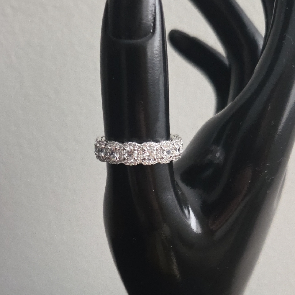 Elegant Silver Women's Ring